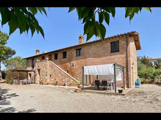 CD288 Restored home with 3 apartments and pool near Lago Trasimeno