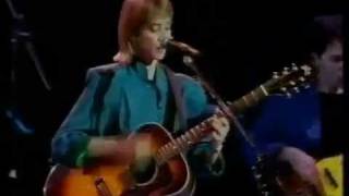Suzanne Vega - Neighborhood Girls (Live Royal Albert Hall 1986)
