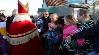 preview picture of video 'Sinterklaas intocht Leek 2013'