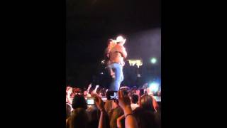 Miranda Lambert, Justin Moore &amp; Josh Kelley performing toge