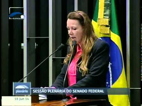 Vanessa Grazziotin pede voto de aplauso à primeira mulher a assumir a presidência do STM