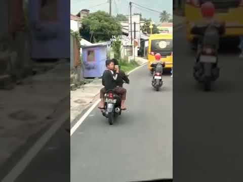 tukang sodrek nya kena sodrek 😂😂