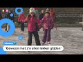 Schaatsplezier! Eerste kinderen schaatsen op natuur-ijs