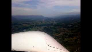 preview picture of video 'Landing at José Celestino Mútis Airport (SKQU), Cessna 402B HK-4807 HELIGOLFO'