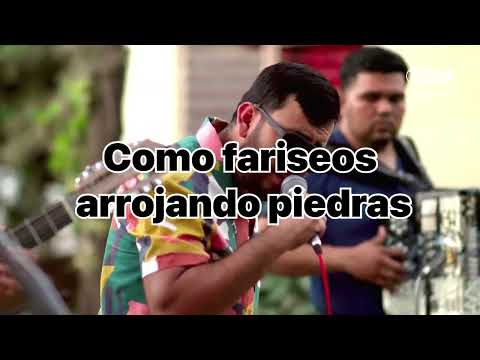 Pista karaoke popurrí (que sucede) inspiración cristiana.