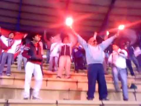"La Banda 42 - Vamos Albi-Rojo" Barra: La Banda 42 • Club: Nacional Potosí • País: Bolívia
