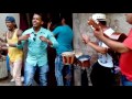 Cubanos tocando salsa en la calle en Cuba