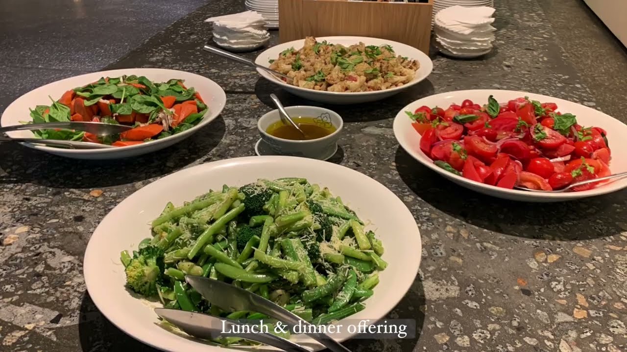 Qantas First Class Lounge Singapore thumbnail