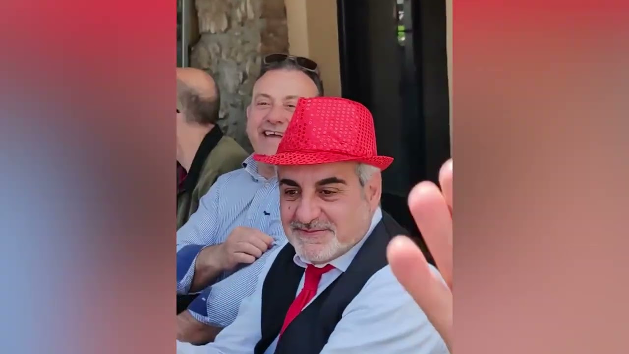 Inni al Duce e saluto romano: così l'ex sindaco di FI festeggia il Giro d'Italia a San Giorgio a Lir