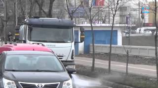 preview picture of video 'Se spală strazile La Iaşi - 24 feb 2015'