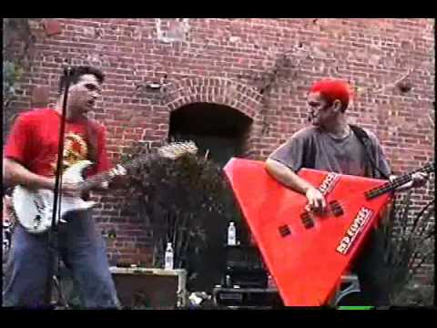 Red Elvises - I Wanna See You Belly Dance (1999)