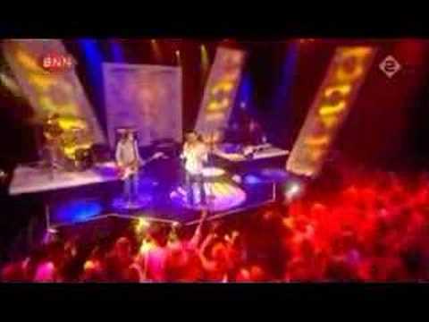 2004-05-23 - Maroon 5 - This Love (Live @ TOTP-NL)