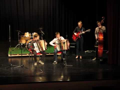 Pogled z Boča......Ben In Domen Šnajder, Anja Zorjan , Gašper Waldhütter - glasbena šola Lenart