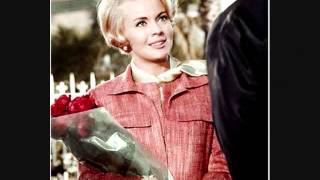 Henry Mancini  MOMENT TO MOMENT