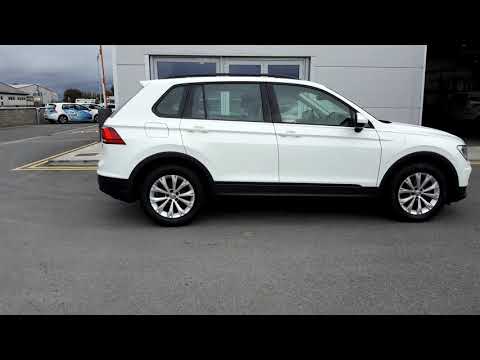 172C3296 - 2017 Volkswagen Tiguan TRENDLINE 2.0 TDI 115HP 5D 5.9 FINANCE 24...