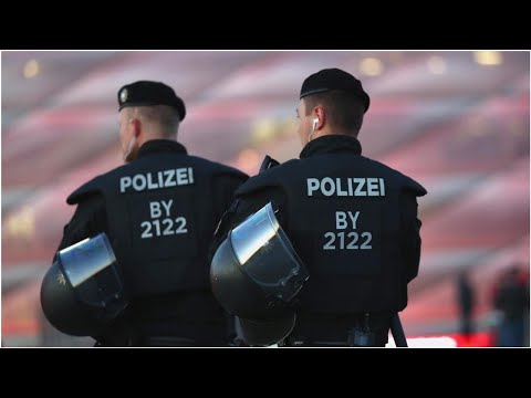 Vor FC Bayern vs. VfL Wolfsburg: Hooligans liefern sich Massenschlägerei in München