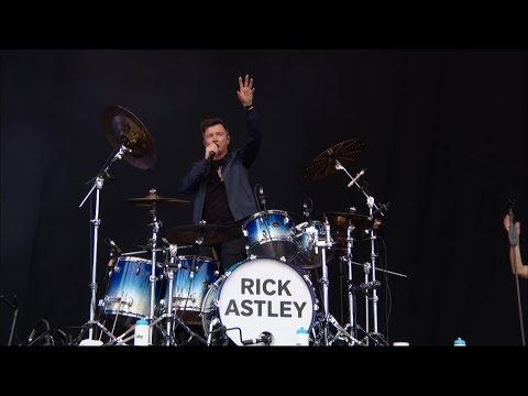 Rick Astley | Highway to Hell (Live)