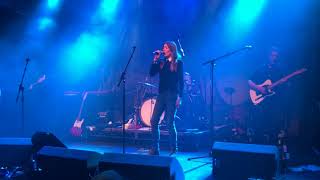 Paul Heaton and Jacqui Abbott perform ‘She got the garden’