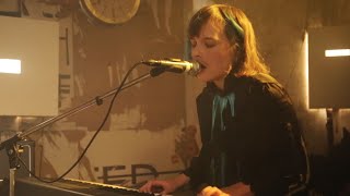 Jolly Goods -  If I Were A Woman // Live at Antje Oeklesund Berlin
