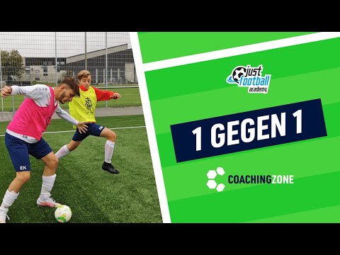 Fussballtraining: 1 gegen 1 frontal in zwei Zonen