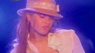 holly valance-tuck ur shirt in