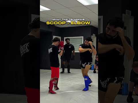 How to throw a jab scoop combo in Muay Thai and mma #muaythai #przne #combatsport #martialarts