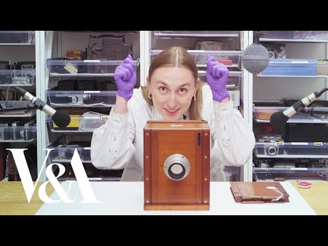 ASMR at the museum | Take a photo with a Victorian sliding box camera | V&A
