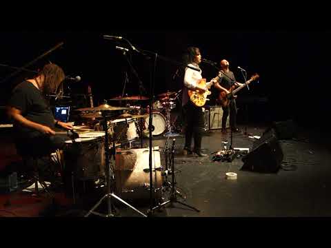 Karen Lee Andrews - Going down. Live at Enmore Theatre