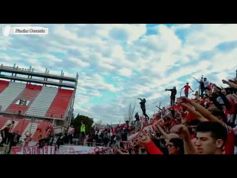 "HINCHADA DE ESTUDIANTES EN SANTA FE - ENTRE TIEMPO VS BELGRANO" Barra: Los Leales • Club: Estudiantes de La Plata • País: Argentina