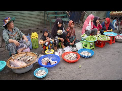 Cbar Ampov Vegetable Market Show - Daily Lifestyle of Vendors @Phsa Chbar Ampov in Evening