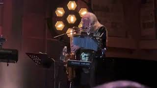Babs and Babs - Daryl Hall Live at The Paramount Theater in Seattle 5/12/2022