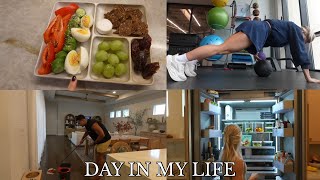 DIML vlog: core workout, prepping for my mom, fridge clean out, we got beams on our ceiling !!