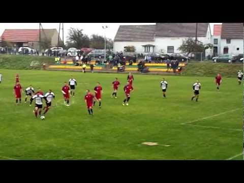 LZS Racławiczki - LZS Ścinawa Nyska 2:1/akcja z meczu