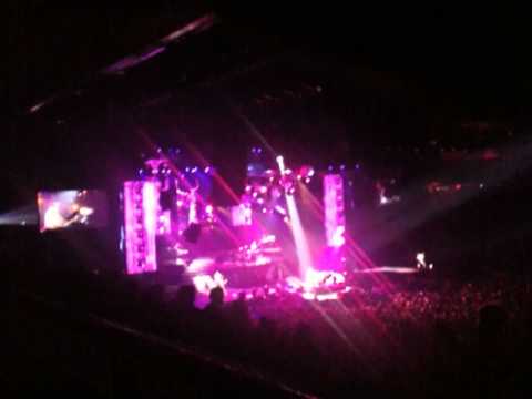 2010 Guns 'N Roses - November Rain (live in Halifax)