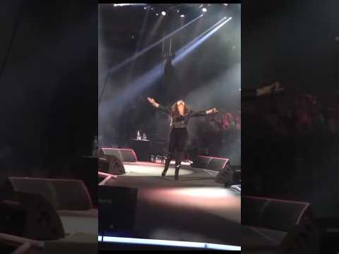 Jenni Rivera despidiéndose de su público. #ULTIMOCONCIERTO #ArenaMonterrey