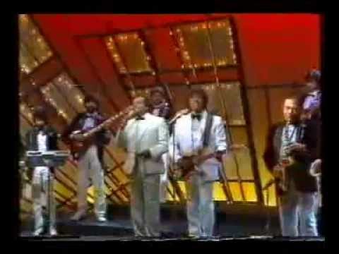 Ruwanpuraya - Clarence & Annesley live on Rupavahini