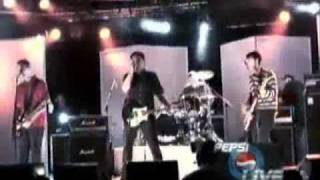 Jimmy Eat World - Believe in what you want (funny scene).wmv