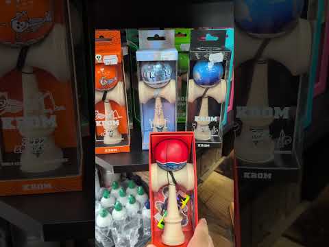 Avem vești super tari! 🎉 Tocmai ce-a intrat în stoc noua colecție de Kendame de la Krom Kendama! 🤩
