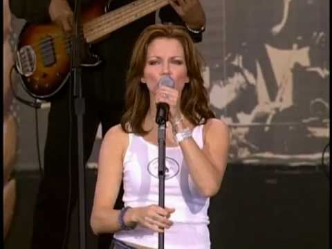 Martina McBride - Independence Day (Live at Farm Aid 2001)