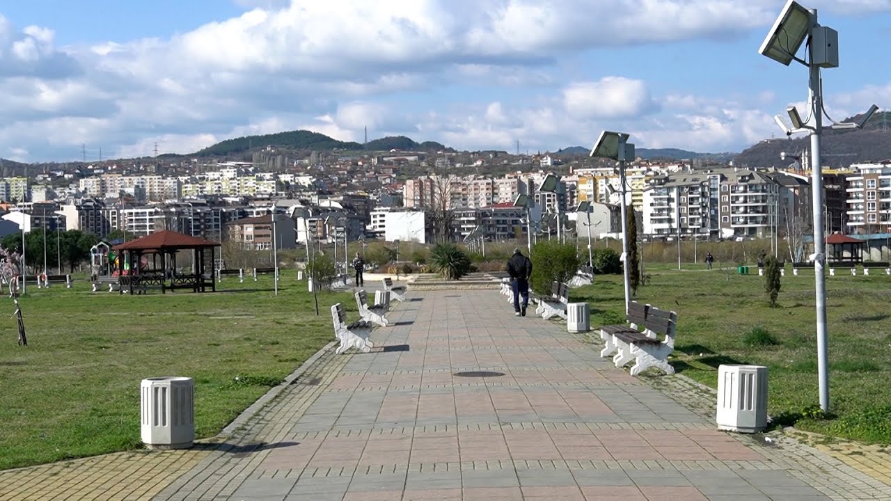 Ремонтират съоръженията в парк „Арпезос-Север“ в Кърджали