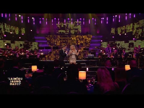 “Christian (I'm Gonna Be)” Lindas Leen, Ralfa Eilanda un “The Hobos” izpildījumā