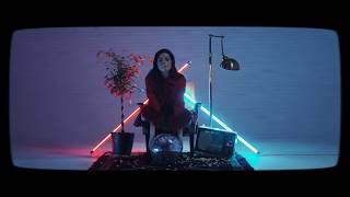 Video thumbnail of "Elise Trouw - Unraveling (Official Music Video)"
