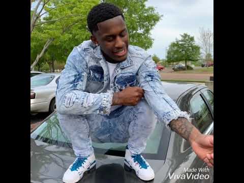 Teekeefsosa Featuring White $osa “ Party “