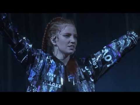 Jess Glynne - Hold My Hand - live at Eden Sessions 2016
Jess Glynne - Hold My Hand - live at Eden Sessions 2016