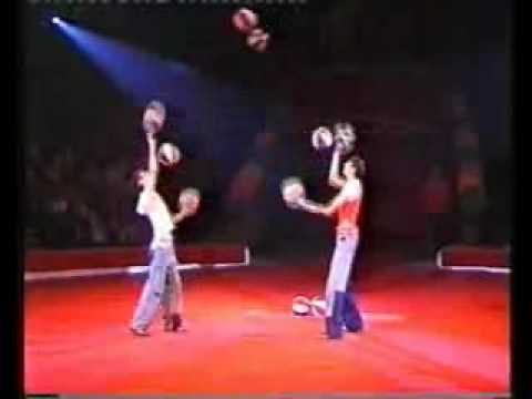 Juggling Duo Target 23 / 2 / www.maximaaa.com