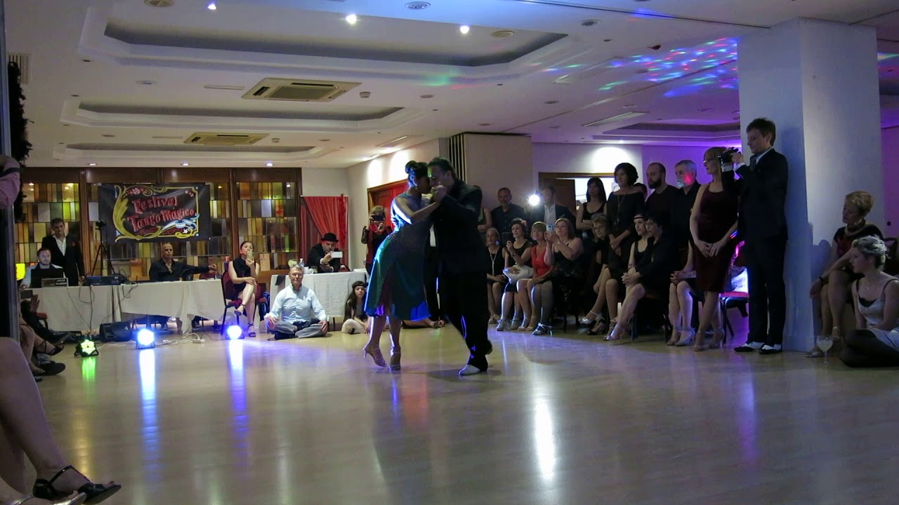 Video thumbnail for Noches de Colon,  Roque Castellano & Giselle Gatica Lujan