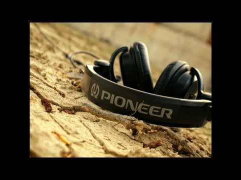 Back & Forth - Fedde Le Grand feat. Mr. V.