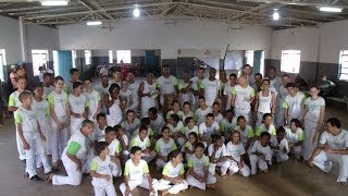 preview picture of video 'I Encontro e Troca de Cordas Cais da Bahia capoeira de Sabinópolis'