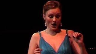 VICTORIA JOYCE - Poor Wand&#39;ring One - The Pirates of Penzance (G&amp;S)