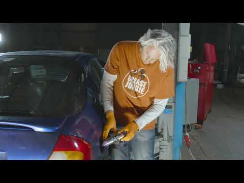 Clean injection system made easy: Edd China shows you the LIQUI MOLY injection cleaner!